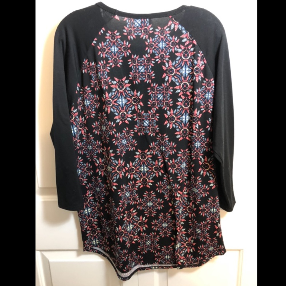 LulaRoe Randy Tee - Picture 3 of 3